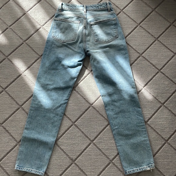 Zara straight leg light wash denim jeans - Picture 2 of 4